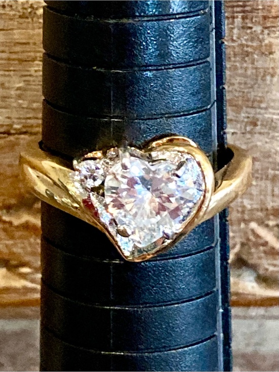 Unknown Jewelry - Gold Tone Heart-Center Ring Costume Jewelry Size 9